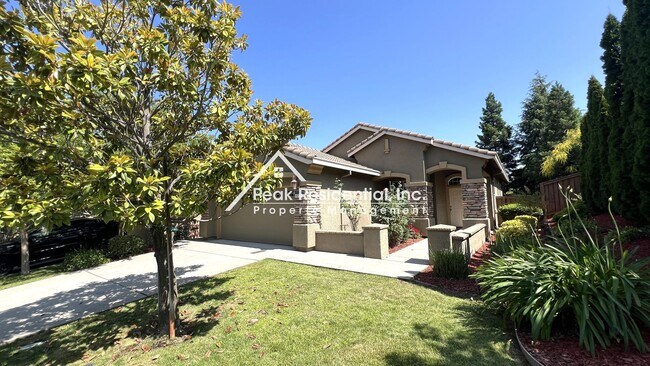Foto del edificio - Beautiful 3bd/2ba Folsom Home with 2 Car G...