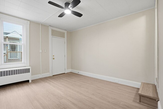 Foto del edificio - **Private Bloomfield 2BR Retreat – Walk to Liberty Ave, Steps from It All (15224)**