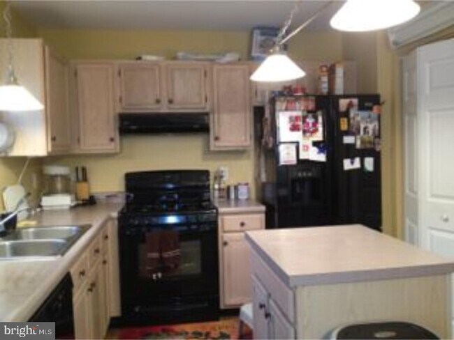 Foto del edificio - 12 Versailles Ct