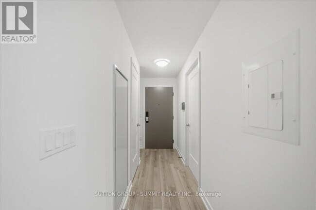 Building Photo - 3071 Trafalgar Rd