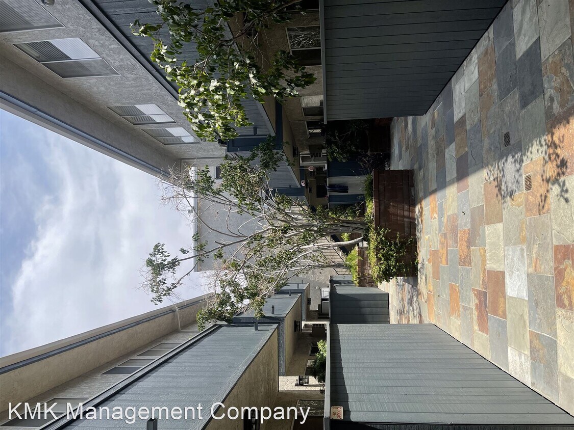 Foto del edificio - 1 br, 1 bath Apartment - 3516 Jasmine Ave ...