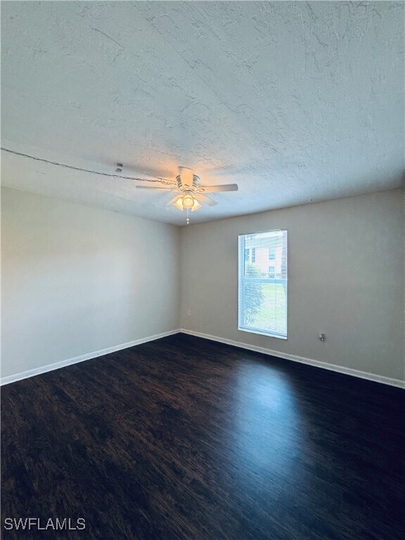 Foto del edificio - 12670 Kenwood Ln