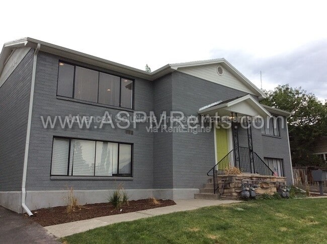 Foto del edificio - 619 E 5th Ave