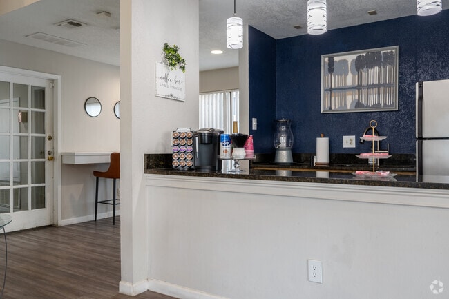 Lobby Photo - Cricket Hollow Apartments