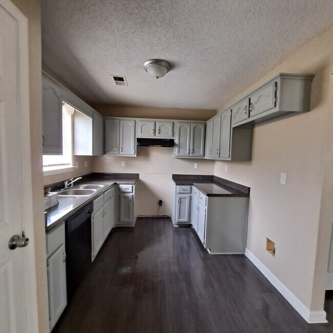 Foto del edificio - 10101 Stephenson Ln