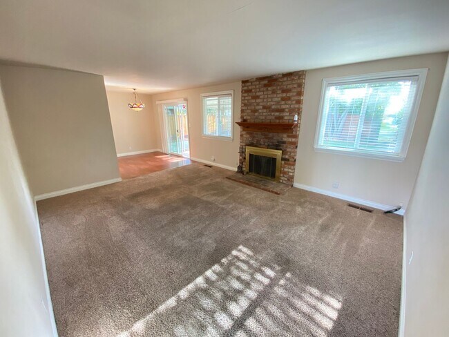 Foto del edificio - 3 Bed 2 Bath Single Family Home In Concord