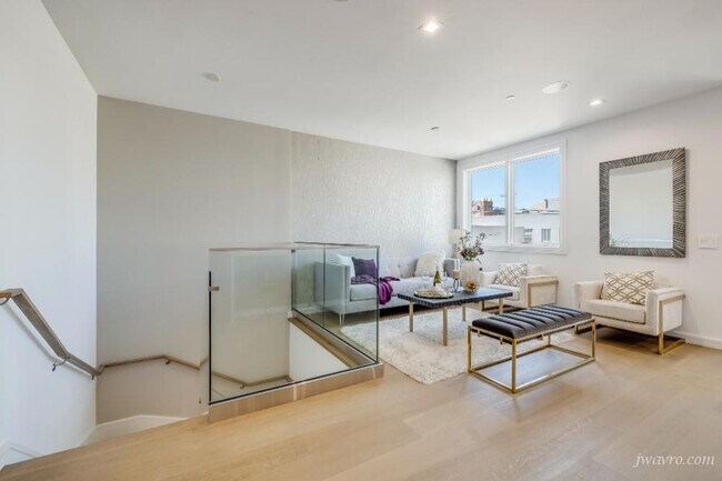 Foto del edificio - 2829 25th St