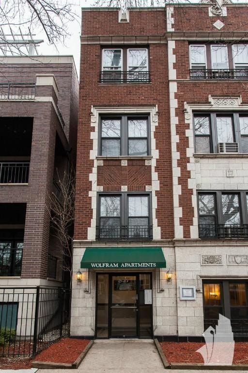 Building Photo - 837 W Wolfram St