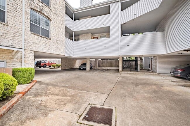 Building Photo - 2520 Quarry Rd