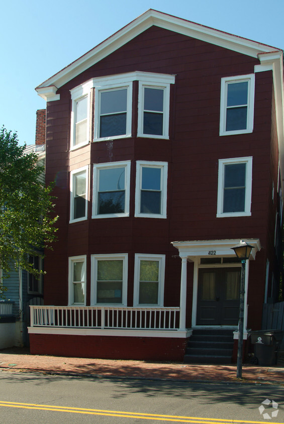 Building Photo - 422 London St