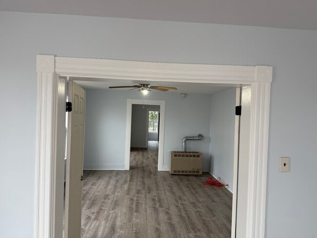 Building Photo - 337 Wilson St