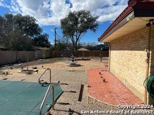 Building Photo - 706 Golfcrest Dr