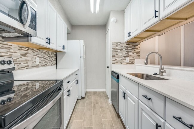 Foto del edificio - Fully Renovated Condo in 75219!