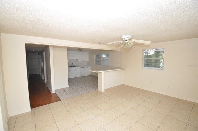Foto del edificio - 1702 Holly Rd