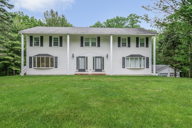 Building Photo - 352 Mammoth Rd