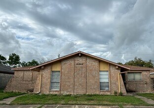 Building Photo - 15051 Woodforest Blvd