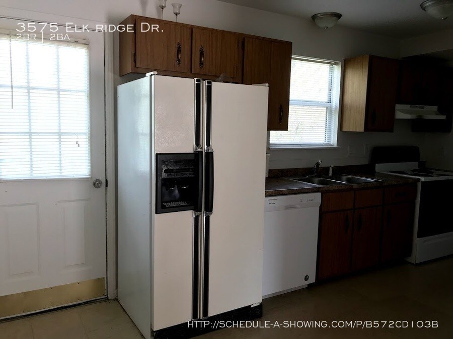 Foto principal - 2bedroom, 1.5 bath townhome, walkout basement