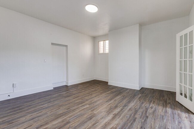 Building Photo - 705 Brownsville Rd