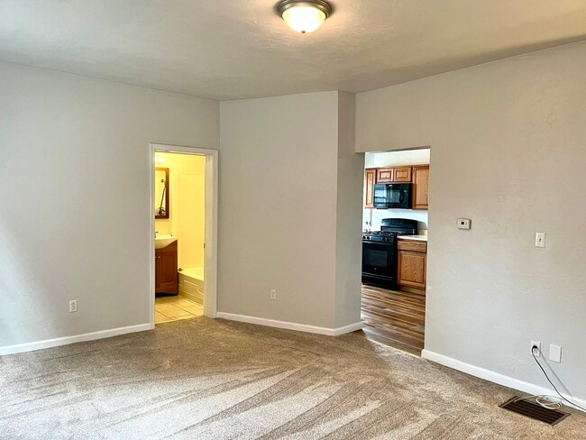 Living room - 241 W 9th Ave