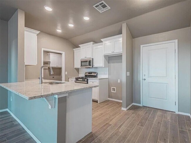 Foto del edificio - 1529 Highland Loop