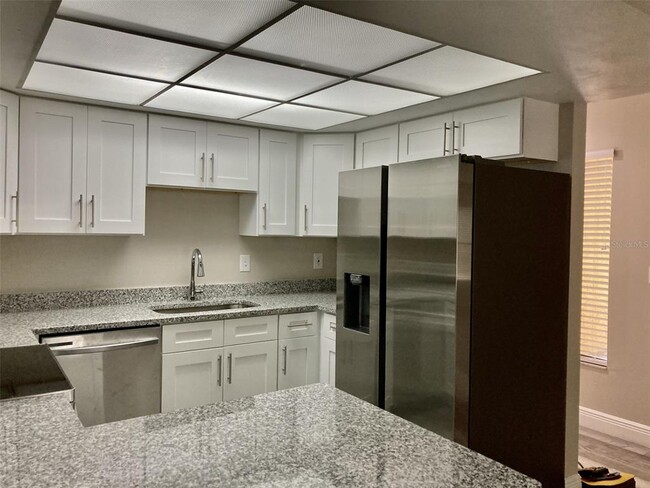 Building Photo - 5008 Manatee Ave W