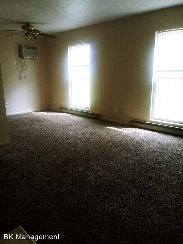 Primary Photo - 301 Mill St