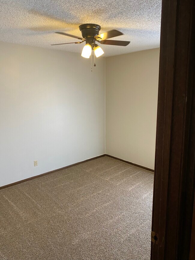 Bedroom 2 - 212 N Acadia Ave