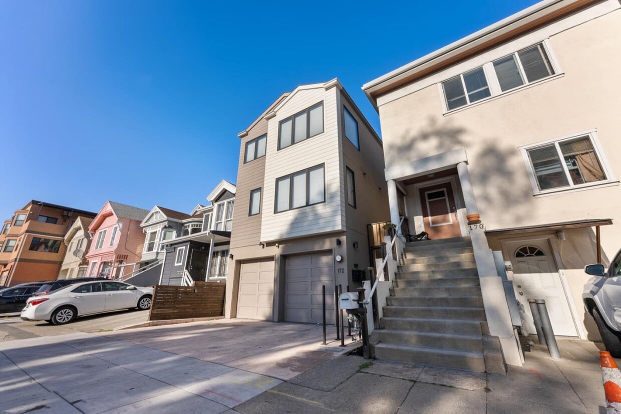 172 6th St, Oakland, CA 94607 Townhome Rentals in Oakland CA