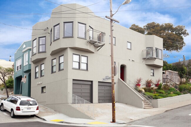 Building Photo - 901 Jarboe Ave.