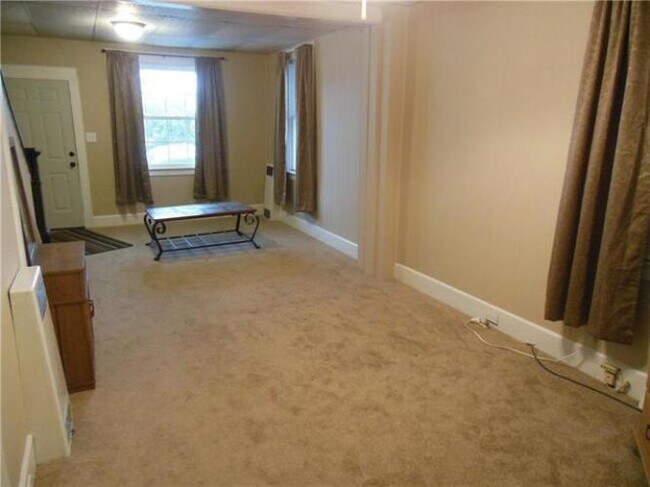 435 W Washington St Slatington PA 18080 Townhouse For Rent In 