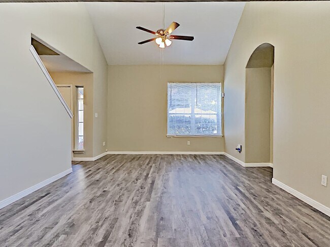 Foto del edificio - 16424 Ryan Guinn Way