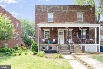 Building Photo - 1612 Boyle St