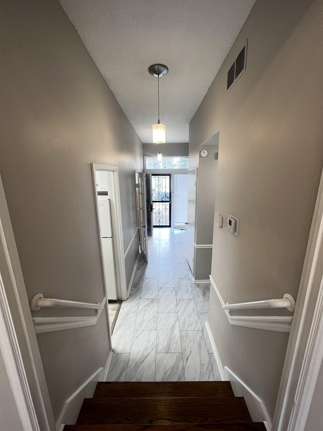 Building Photo - 5763 Barfield Rd