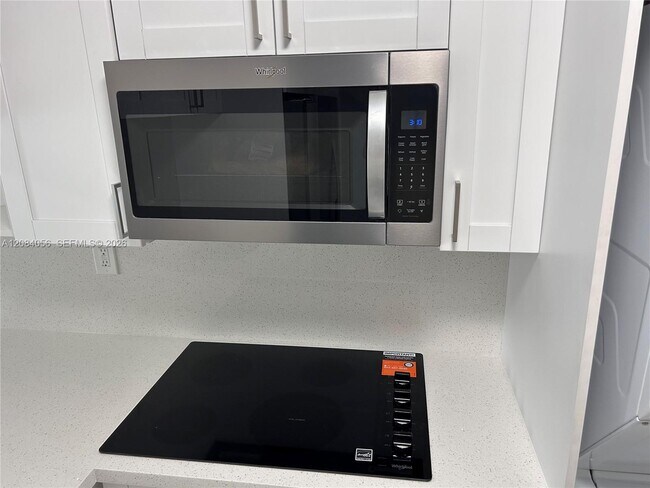 Foto del edificio - 460 E 23rd St