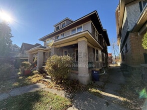 Building Photo - 567 Paris Ave SE