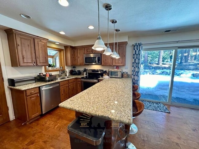 Building Photo - Dog Friendly Home in Incline w Large Yard