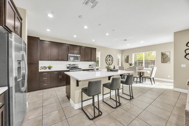 Foto del edificio - 1437 Cummings Way