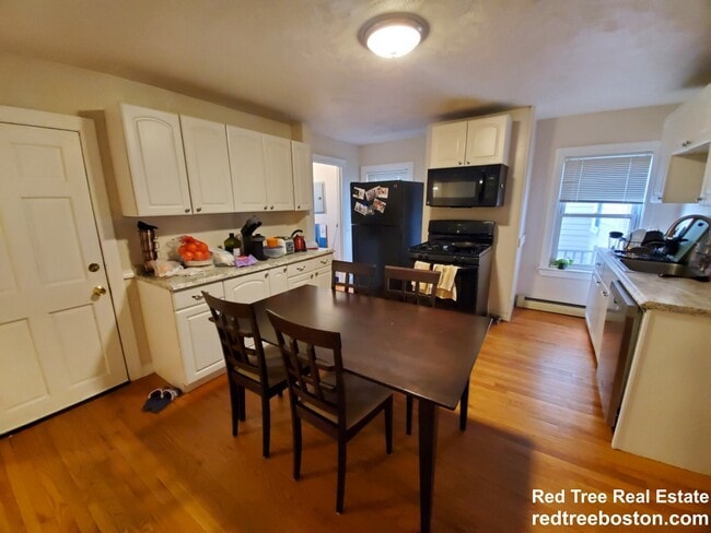 Building Photo - 237 Columbia St
