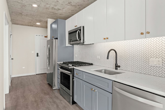 Photo - 183 W Huron St Apartment