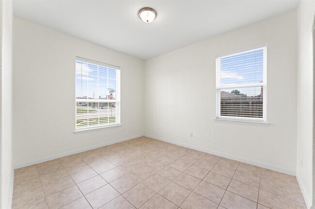 Building Photo - 15203 Brushwood Frst Dr