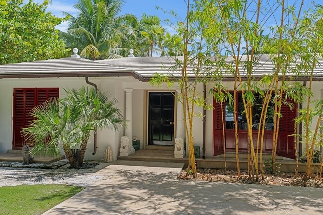 Building Photo - 7500 S Flagler Dr