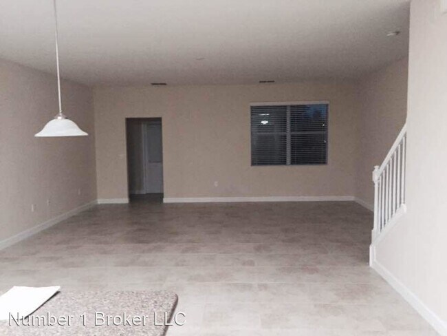 Building Photo - 3 br, 2.5 bath House - 15007 Evergreen Oak...