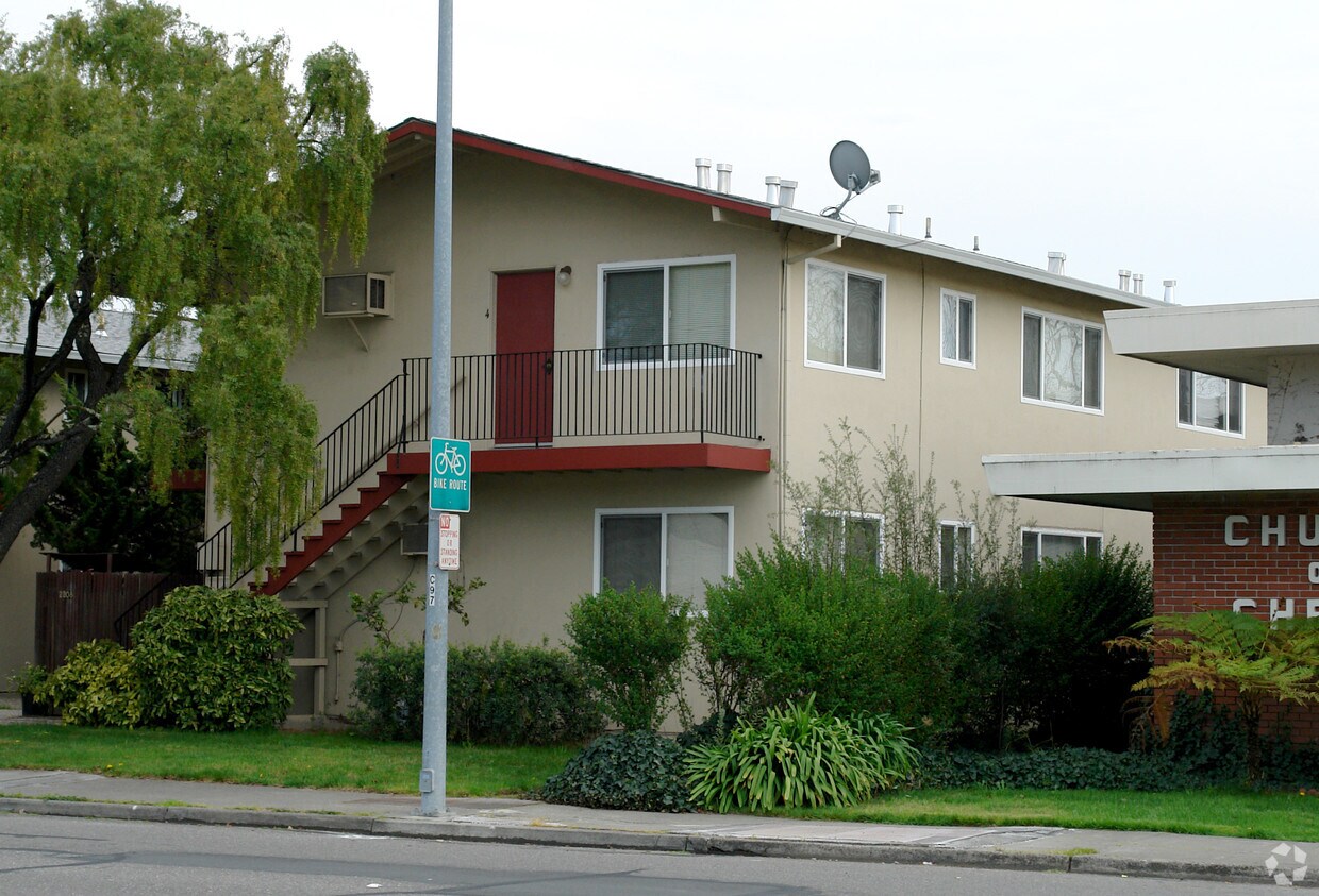 Primary Photo - Auletta Apartments