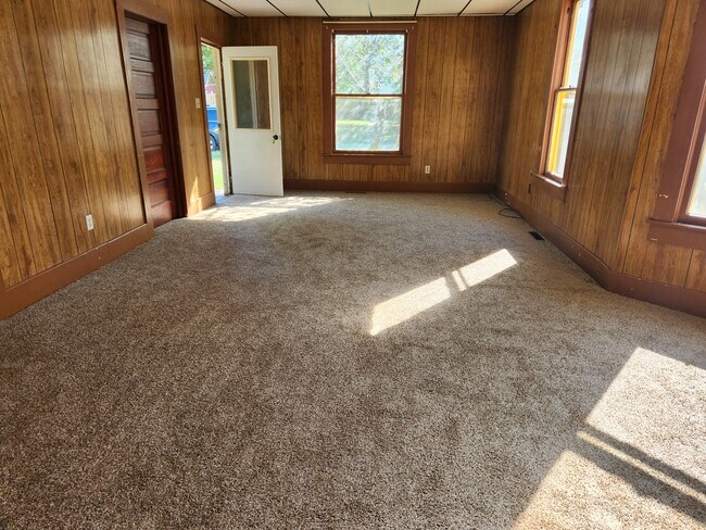 Sala de estar - 715 N C St