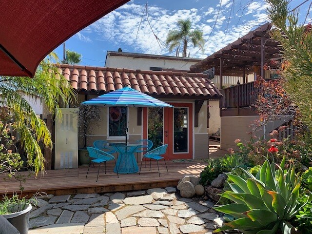 Casita Entry - 2527 33rd St