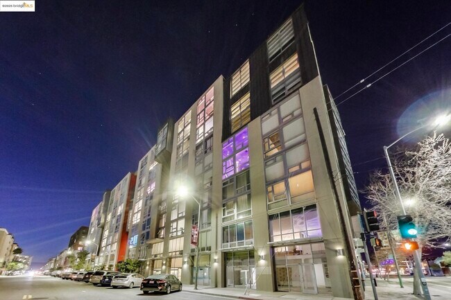 Building Photo - 311 Oak St