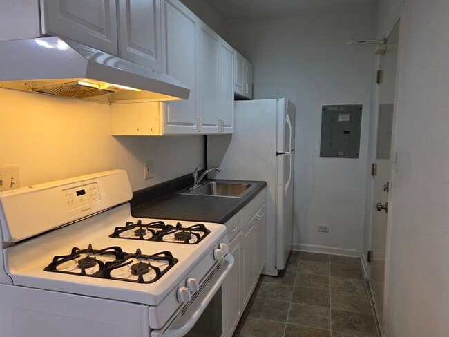 Foto del edificio - 4425 N Lawndale Ave