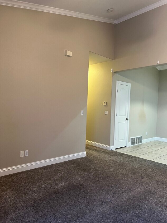 Foto principal - 169 S Pleasant Grove Blvd