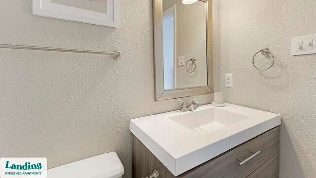 Foto del edificio - 5301 Overton Ridge Blvd