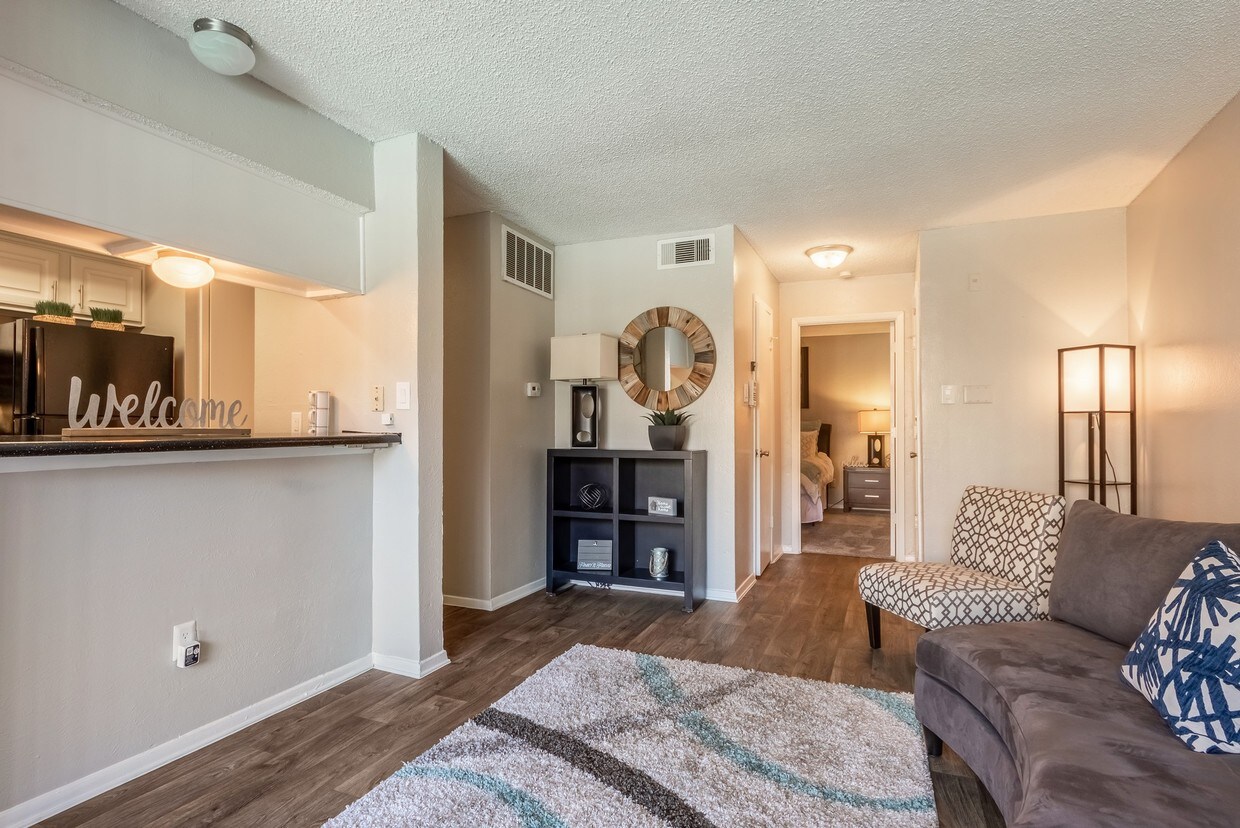 Noel on the Parkway Apartments in Dallas, TX